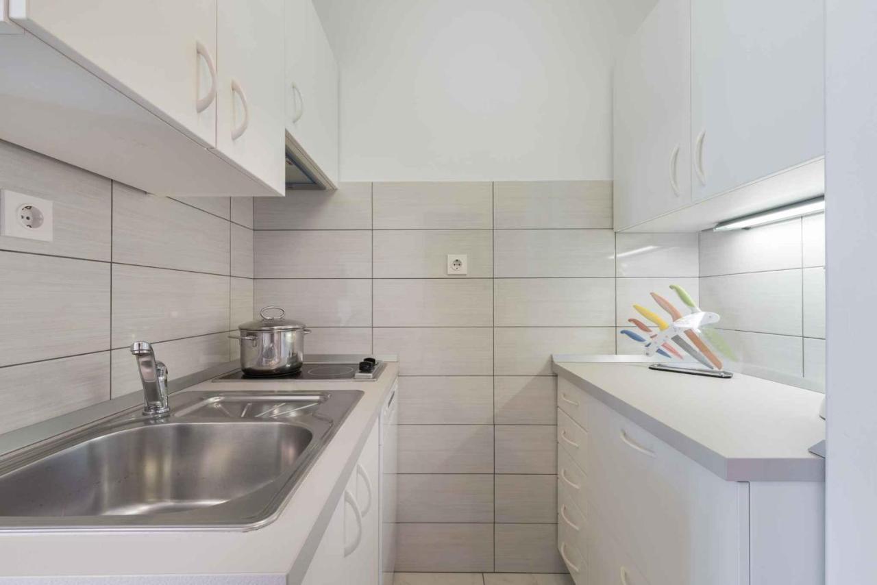 Apartments In Ravni/Istrien 30383 Esterno foto