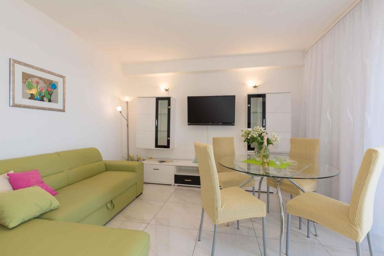 Apartments In Ravni/Istrien 30383 Esterno foto