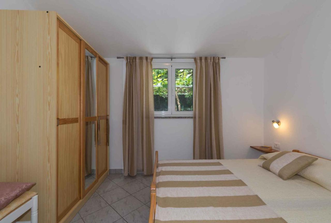 Apartments In Ravni/Istrien 30383 Esterno foto