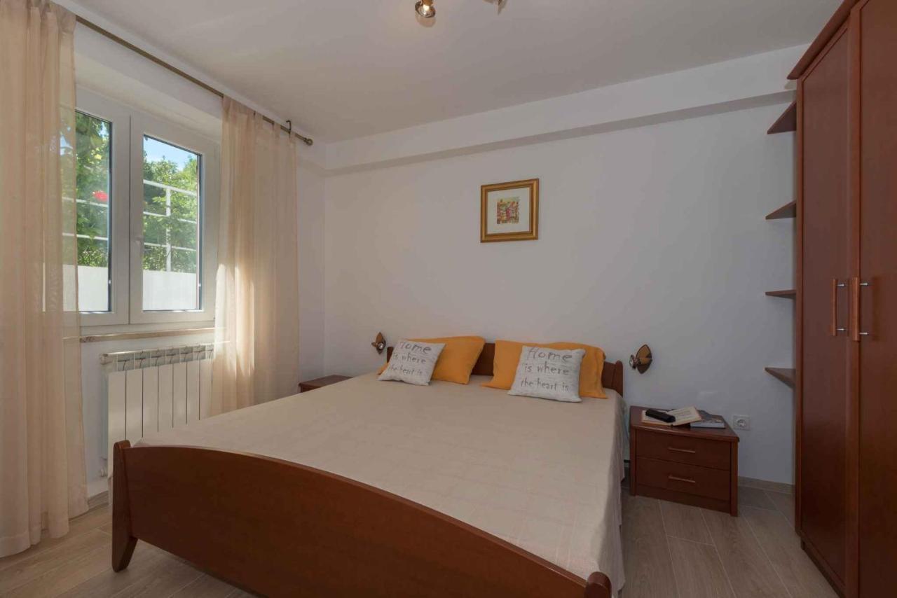 Apartments In Ravni/Istrien 30383 Esterno foto